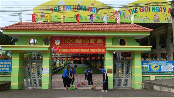 TRƯỜNG MẦM  NON HIỆP HÒA - CHÀO MỪNG ĐẠI LỄ 30/4 và 1/5.