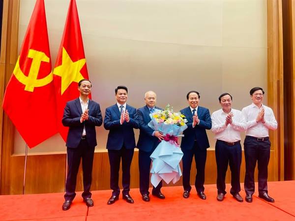 ĐỒNG CHÍ ĐỖ THÀNH TRUNG GIỮ CHỨC CHỦ TỊCH UBND TP HẢI PHÒNG