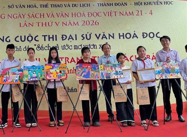 Em Nguyễn Huyền Ngọc, học sinh lớp 5A, Trường Tiểu học Hiệp Hoà đã tích cực tham gia Hội thi Vẽ tranh theo sách báo Hải Phòng năm 2026 với chủ đề: