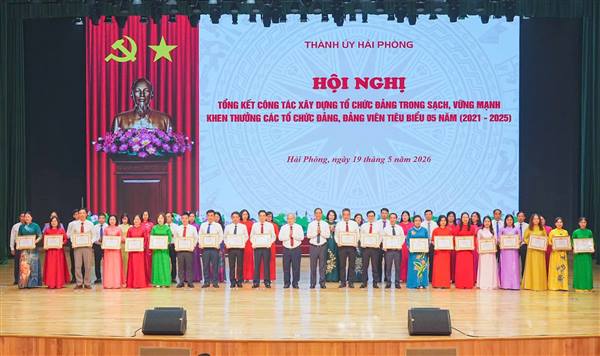 🇻🇳 Chiều 19/5, Thành ủy Hải Phòng tổ chức Hội nghị tổng kết công tác xây dựng tổ chức đảng trong sạch vững mạnh; khen thưởng các tổ chức đảng, đảng viên tiêu biểu 5 năm (2021-2025).