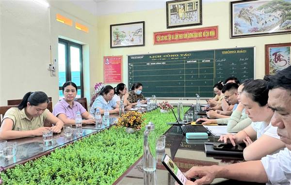 ĐẢNG ỦY PHƯỜNG TRẦN LIỄU TỔ CHỨC HỘI NGHỊ TẬP HUẤN, HƯỚNG DẪN THỰC HIỆN CÁC NỘI DUNG CỦA LUẬT BẢO VỆ BÍ MẬT NHÀ NƯỚC VÀ NGHỊ ĐỊNH QUY ĐỊNH CÁC BIỆN PHÁP THI HÀNH