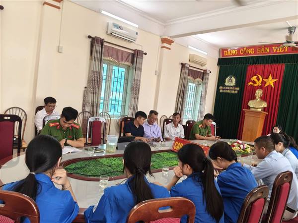 PHƯỜNG TRẦN LIỄU THAM DỰ HỘI NGHỊ TRỰC TUYẾN LỄ RA QUÂN “CHIẾN DỊCH MÙA HÈ SỐ CÙNG VNeID, HƯỚNG DẪN CÔNG DÂN SỐ, ĐỒNG HÀNH CÙNG NHÂN DÂN THỰC HIỆN ĐỀ ÁN 06”