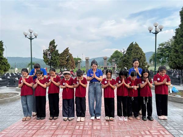 TRƯỜNG TIỂU HỌC HIỆP HOÀ TỔ CHỨC CHO HỌC SINH THĂM VIẾNG NGHĨA TRANG NHÂN DỊP 27/7/2026 🇻🇳