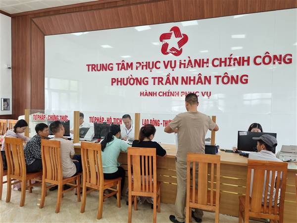 Đẩy mạnh cải cách, phục vụ người dân và doanh nghiệp