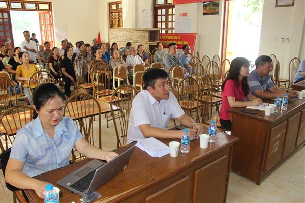 UBND phường Trần Nhân Tông tổ chức hội nghị tiếp tục triển khai công tác giải phóng mặt bằng và lấy ý kiến các hộ gia đình, cá nhân sử dụng đất nằm trong phạm vi thực hiện dự án tại tổ dân phố Văn Đức đối với dự án nâng cấp, cải tạo tuyến đường ĐH184 trên địa bàn phường (giai đoạn 1)