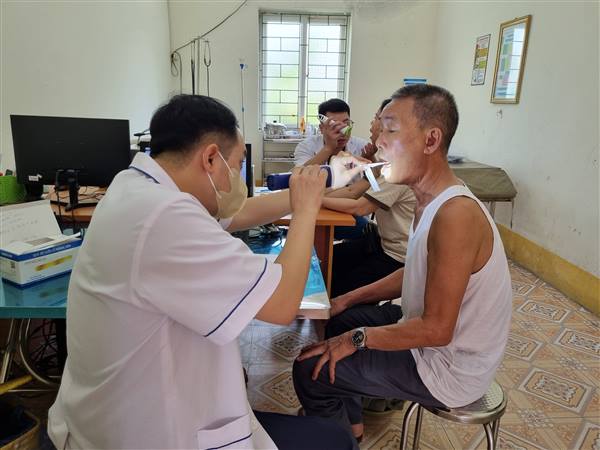 Từ ngày 2/10 đến 9/10 phường Trần Nhân Tông tiếp tục triển khai khám sức khỏe định kỳ, khám sàng lọc miễn phí cho người dân