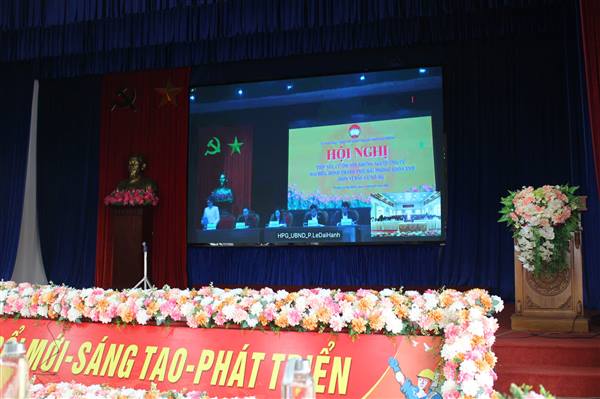 Hội nghị tiếp xúc cử tri của những người ứng cử đại biểu HĐND thành phố khoá 17 thuộc đơn vị bầu cử số 18