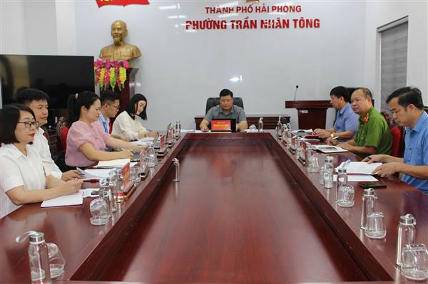 UBND phường họp giải quyết một số nội dung công việc tháng 4 (lần 3)