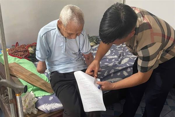 Trung tâm Phục vụ hành chính công phường chủ động phục vụ người dân tại nhà trong giải quyết thủ tục hành chính