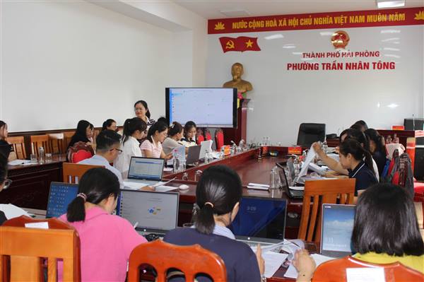 Phường Trần Nhân Tông đang tập trung cao độ, triển khai đồng bộ nhiều giải pháp nhằm hoàn thành dứt điểm công tác thu thập, rà soát và số hóa dữ liệu đất đai trên địa bàn.