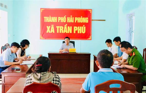 Tập trung kiểm tra, rà soát lại từng hồ sơ, đối chiếu quy định hiện hành để giải quyết những vấn đề công dân phản ánh, kiến nghị
