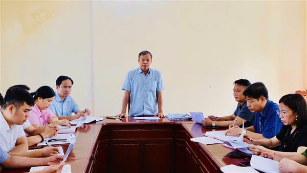 Ủy ban nhân dân xã Trần Phú tổ chức cuộc họp xác định các điều kiện giao đất có thu tiền sử dụng đất tái định cư dự án cầu Kênh Vàng.