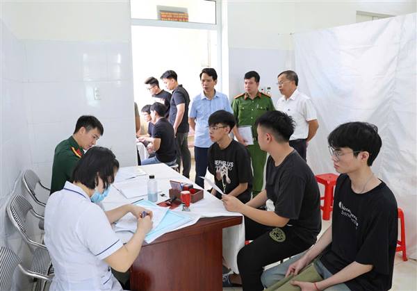 Trần Phú tổ chức ngày thứ hai sơ tuyển nghĩa vụ quân sự, 83 thanh niên đạt tiêu chuẩn sức khỏe