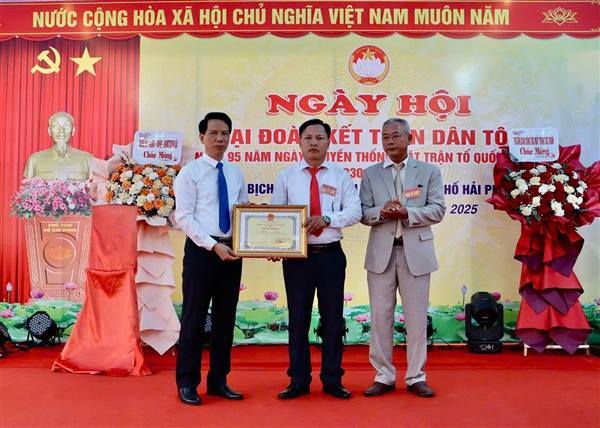 Thôn Bịch Tây tưng bừng Ngày hội đại đoàn kết toàn dân tộc