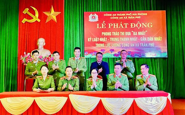 Công an xã Trần Phú đã long trọng tổ chức Lễ phát động phong trào thi đua “Ba nhất” trong toàn lực lượng.
