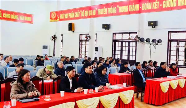 Đông đảo cán bộ xã Trần Phú tham dự Hội nghị quán triệt Nghị quyết Đại hội Đảng bộ thành phố lần thứ I