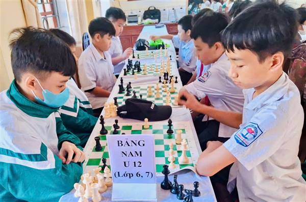 90 kỳ thủ tham gia Giải Cờ vua trường Tiểu học và Trung học cơ sở Thanh Quang lần thứ 2