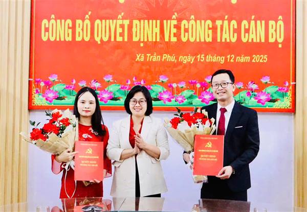 Đảng ủy xã Trần Phú công bố các Quyết định về công tác cán bộ