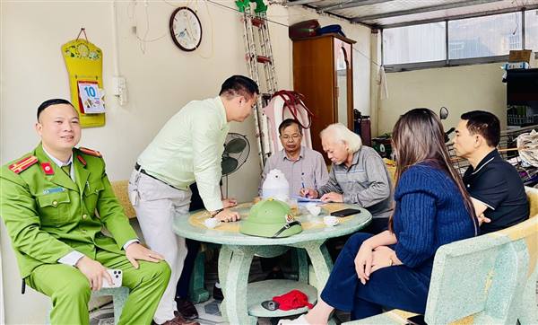 Làm việc với 7 hộ dân để trao Quyết định phê duyệt phương án bồi thường, hỗ trợ, tái định cư khi Nhà nước thu hồi đất để thực hiện Dự án: Hạ tầng kỹ thuật khu dân cư thôn Kinh Dương