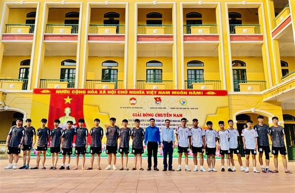 Đoàn thanh niên tổ chức thành công Giải bóng chuyền chào mừng Ngày thành lập Quân dội Nhân dân Việt Nam 22-12