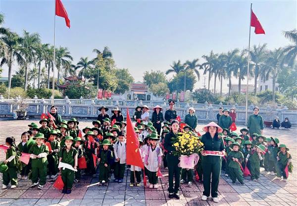 Các trường học nhiều hoạt động ý nghĩa chào mừng Ngày 22-12