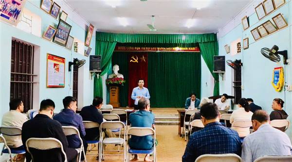 Tiếp tục làm việc với 7 hộ dân để tuyên tuyền, vận động ký phương án đồng thuận bàn giao đất khi Nhà nước thu hồi để thực hiện Dự án: Hạ tầng kỹ thuật khu dân cư thôn Kinh Dương