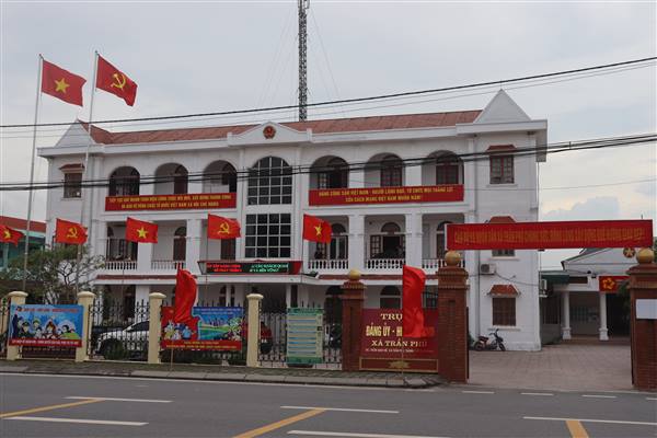 Thông báo về địa điểm làm việc của Đảng ủy, Hội đồng nhân dân, Ủy ban nhân dân, Ủy ban Mặt trận Tổ quốc Việt Nam và các cơ quan, đơn vị, phòng ban xã Trần Phú