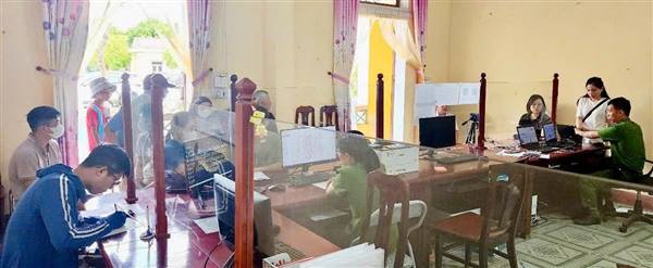 Công an xã Trần Phú là một trong 113 điểm công an cấp xã của thành phố Hải Phòng được tiếp nhận hồ sơ cấp đổi, cấp lại giấy phép lái xe