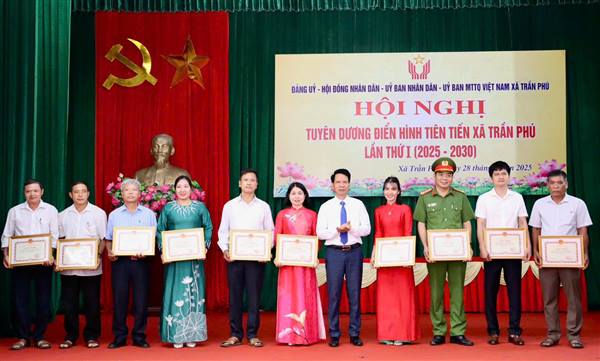 Xã Trần Phú tổ chức Hội nghị tuyên dương điển hình tiên tiến lần thứ I, giai đoạn 2025 – 2030