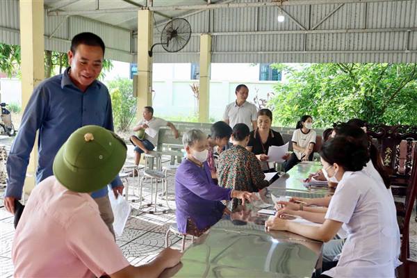 MTTQ Việt Nam xã Trần Phú phối hợp khám, cấp thuốc miễn phí cho người dân