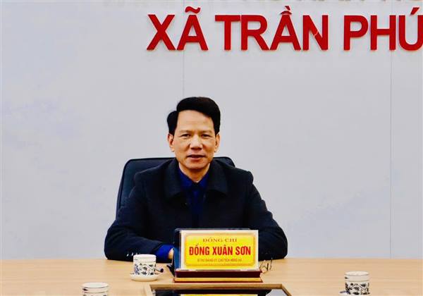 Đồng chí Bí thư Đảng ủy xã tiếp công dân buổi đầu tiên trong năm mới 2026