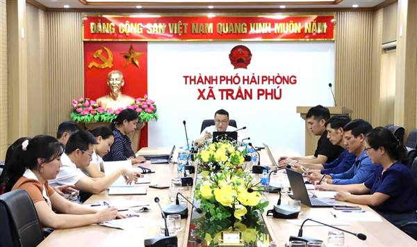 UBND xã Trần Phú tổ chức hội nghị đánh giá kết quả triển khai thực hiện các nhiệm vụ trọng tâm về cải cách hành chính và chuyển đổi số 