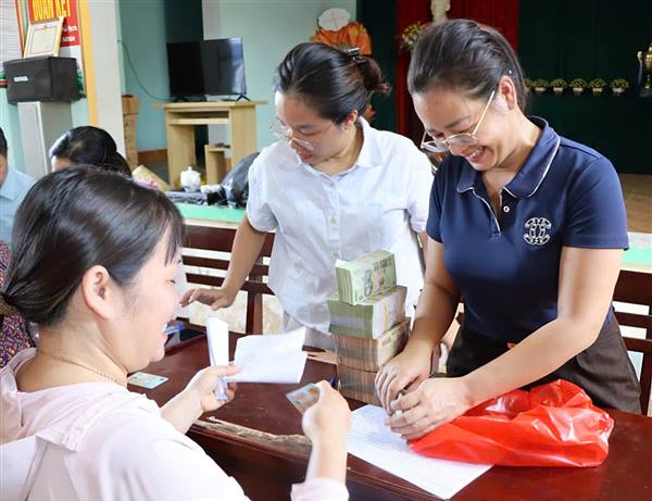 Xã Trần Phú chi trả gần 50 tỷ đồng cho các hộ dân có đất thu hồi đất để thực hiện dự án đường sắt tốc độ cao Hà Nội - Quảng Ninh 