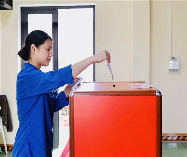 Dấu ấn tuổi 18 của cử tri Trần Minh Nguyên trong ngày bầu cử