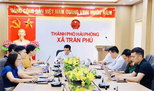 UBND xã họp đánh giá kết quả thực hiện nhiệm vụ tháng 4, triển khai phương hướng, nhiệm vụ trọng tâm tháng 5 năm 2026