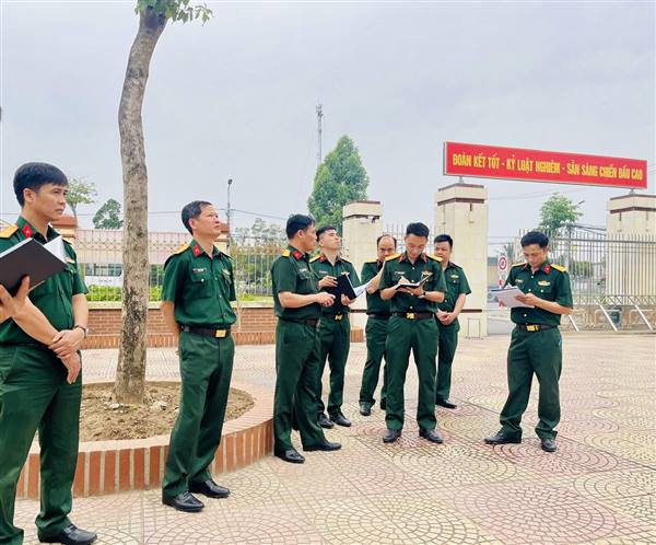 Bộ Chỉ huy Quân sự thành phố kiểm tra công tác xây dựng chính quy, rèn luyện kỷ luật đối với Tiểu đội Dân quân thường trực xã Trần Phú