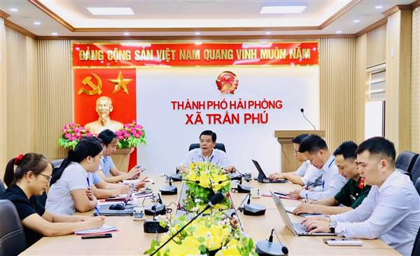 UBND xã giao ban, triển khai nhiệm vụ đối với thủ trưởng các cơ quan, đơn vị