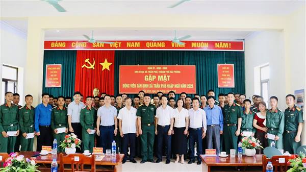 Ân tình hậu phương