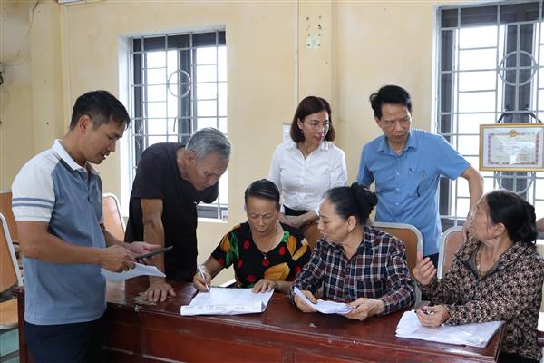 Ngay trong ngày 18/6, xã Trần Phú đã hoàn thành việc lấy ý kiến nhân dân về sáp nhập thôn