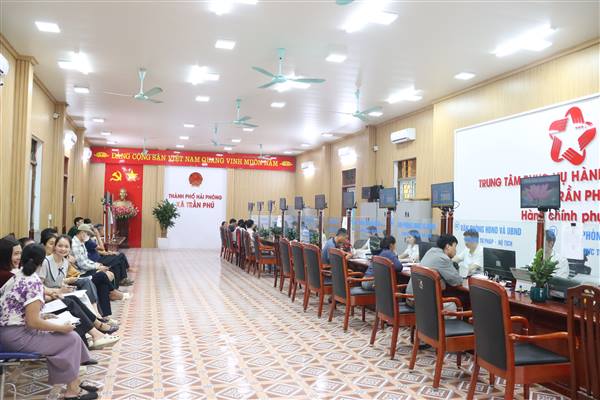 Xã Trần Phú: Tăng cường cài đặt ứng dụng Hải Phòng Smart trên địa bàn