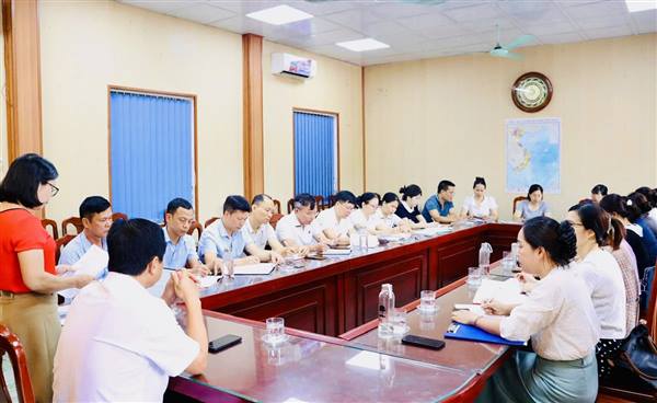 Đảng ủy xã Trần Phú: Tập trung quán triệt chủ trương sáp nhập thôn tại kỳ sinh hoạt chi bộ đầu tháng 6