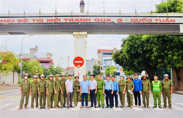 Ra quân kiểm tra, thống kê và lập lại trật tự công cộng, trật tự đường hè tại Khu đô thị Thanh Quang - Quốc Tuấn