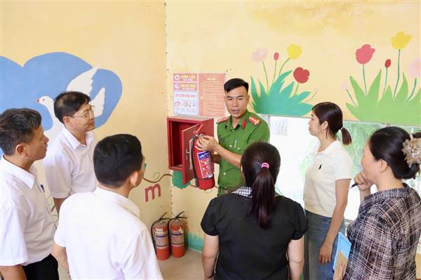 HĐND xã giám sát chuyên đề về công tác phòng cháy, chữa cháy và cứu nạn, cứu hộ tại các cơ sở, đơn vị