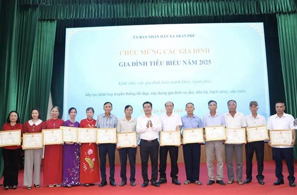 Xã Trần Phú: Kỷ niệm 25 năm Ngày Gia đình Việt Nam và tuyên dương các Gia đình văn hóa tiêu biểu năm 2025