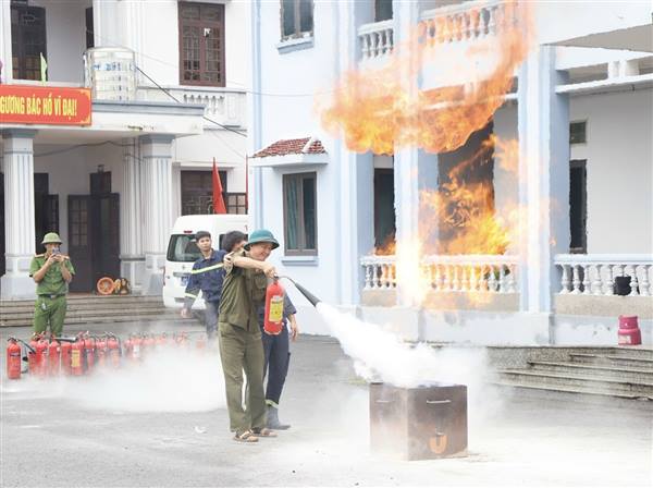 UBND xã Trần Phú tổ chức tuyên truyền về Luật, huấn luyện kỹ năng phòng cháy chữa cháy, cứu nạn cứu hộ 