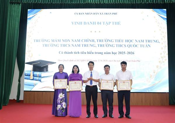 Xã Trần Phú: Tổng kết năm học 2025 - 2026, triển khai nhiệm vụ năm học mới và tuyên dương các tập thể, cá nhân tiêu biểu