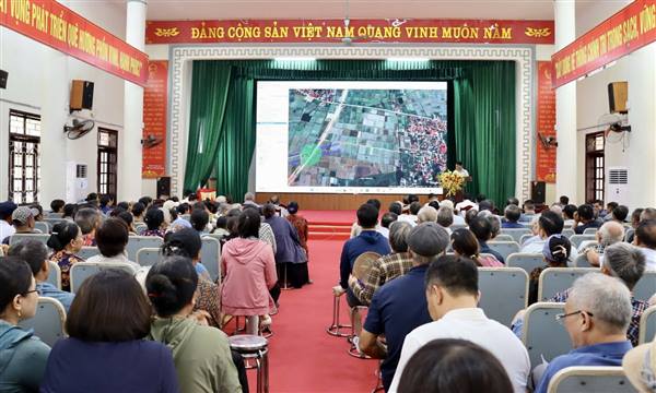 UBND xã Trần Phú tổ chức hội nghị phổ biến, tiếp nhận ý kiến người dân thôn Thanh Quang và Trực Lương liên quan đến dự án đường sắt tốc độ cao Hà Nội - Quảng Ninh.