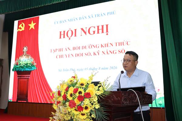 Xã Trần Phú đã tổ chức Hội nghị tập huấn, bồi dưỡng kiến thức chuyển đổi số, kỹ năng số cho CBCCVC xã và các Tổ công nghệ số cộng đồng 