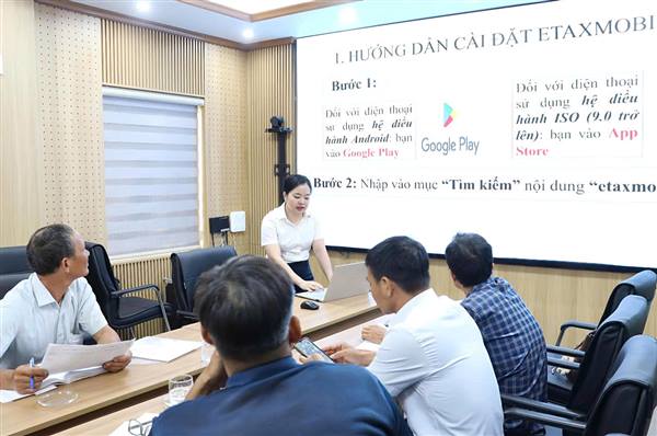 Xã Trần Phú triển khai nộp thuế sử dụng đất phi nông nghiệp qua ứng dụng eTax Mobile