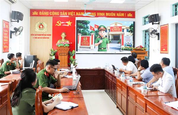 Thường trực HĐND xã Trần Phú giám sát chuyên đề về công tác chuyển đổi số và thực hiện Đề án 06 tại Công an xã
